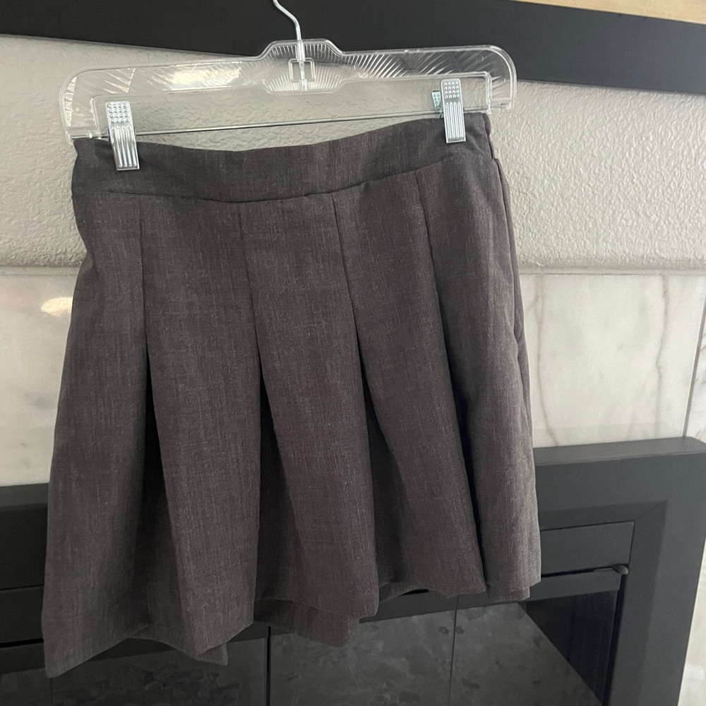 Elegant Gray Pleated Skirt